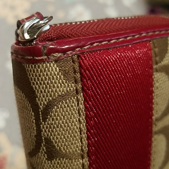 Coach Large Crossbody with Matching Wallet - Picture 5 of 8